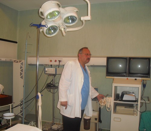 Radu Malancea in sala de operatie