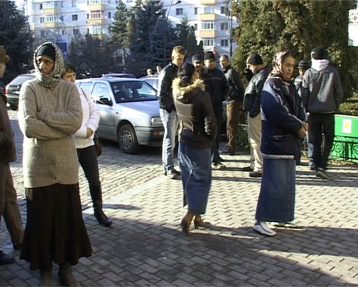 tiganii din Botosani cer sprijin de la Primaria
