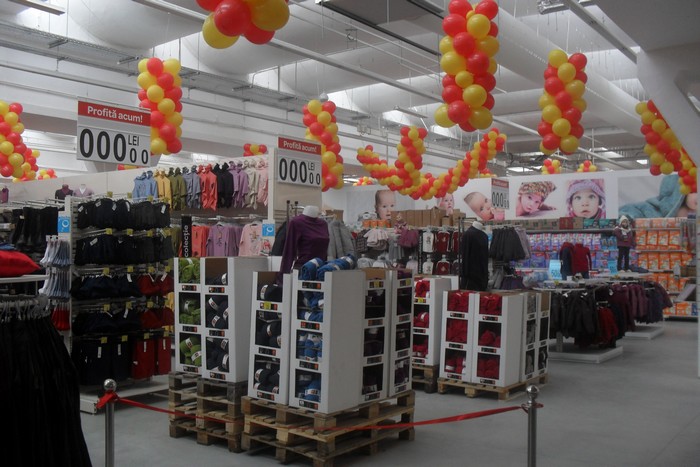 imagini interior Carrefour Botosani