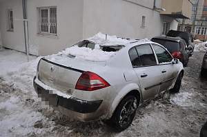 masina distrusa de zapada la Botosani