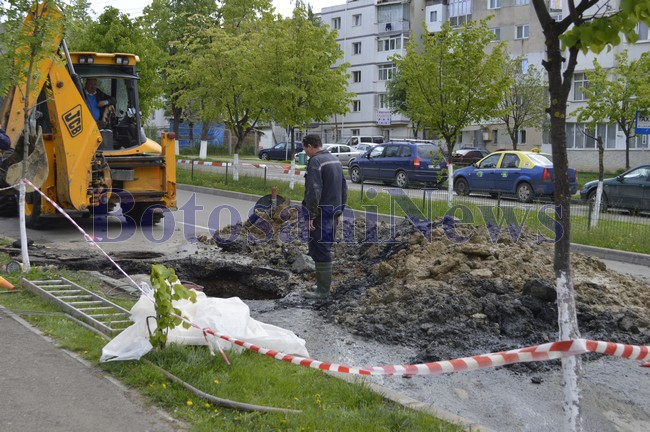 muncitor excavator groapa asfalt botosani