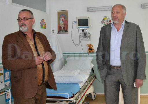 Costel Soptica a donat paturi la Spitalul Darabani