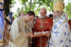 Constantin Florin Istrate in momentul hirotonisirii