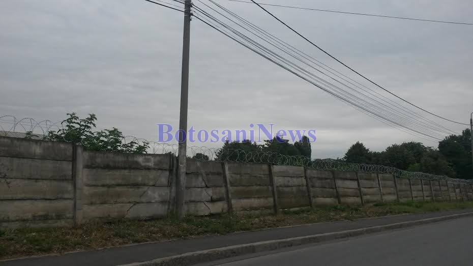 gardurile cu sarma ghimpata de la unitatile militare din Botosani