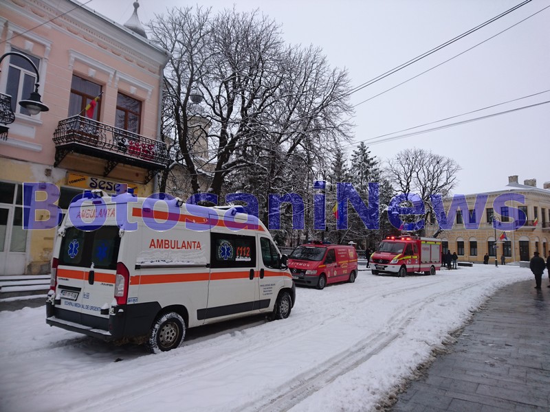 ambulanta, pompieri, centrul vechi, stiri, botosani