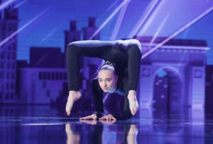 Andreea Tucaliuc, contorsionista din Botosani la Romanii au talent