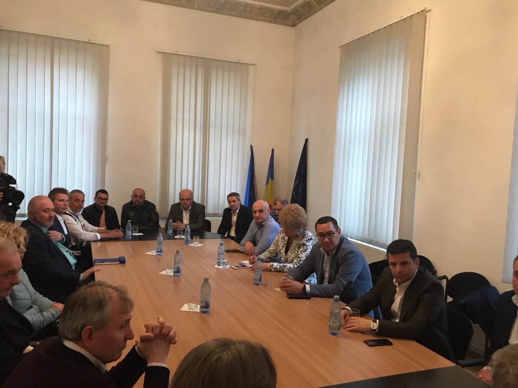 intalnire oameni de afaceri din Botosani la Camera de Comert cu liderul Pro Romania, Victor Ponta