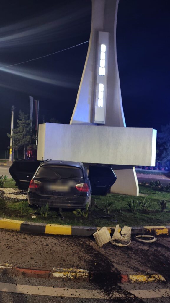 accident sens giratoriu la iesire din Botosani spre Iasi