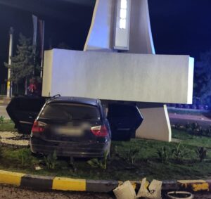 accident sens giratoriu la iesire din Botosani spre Iasi