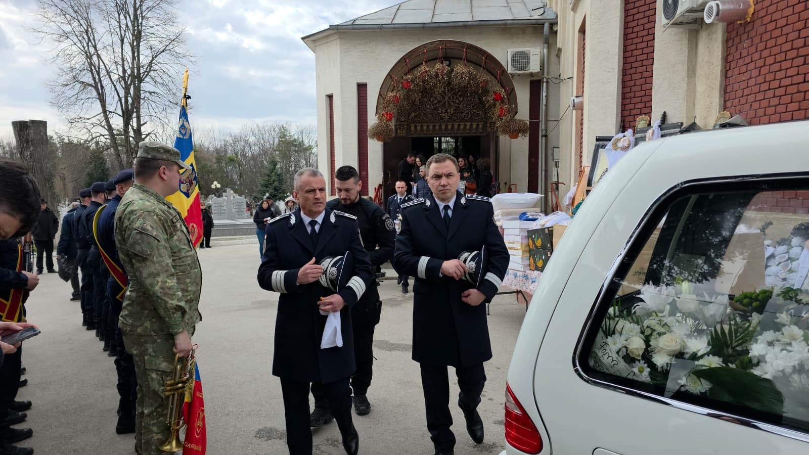VIDEO Șeful Poliției Botoșani, la înmormântarea polițistului Alexandru ...