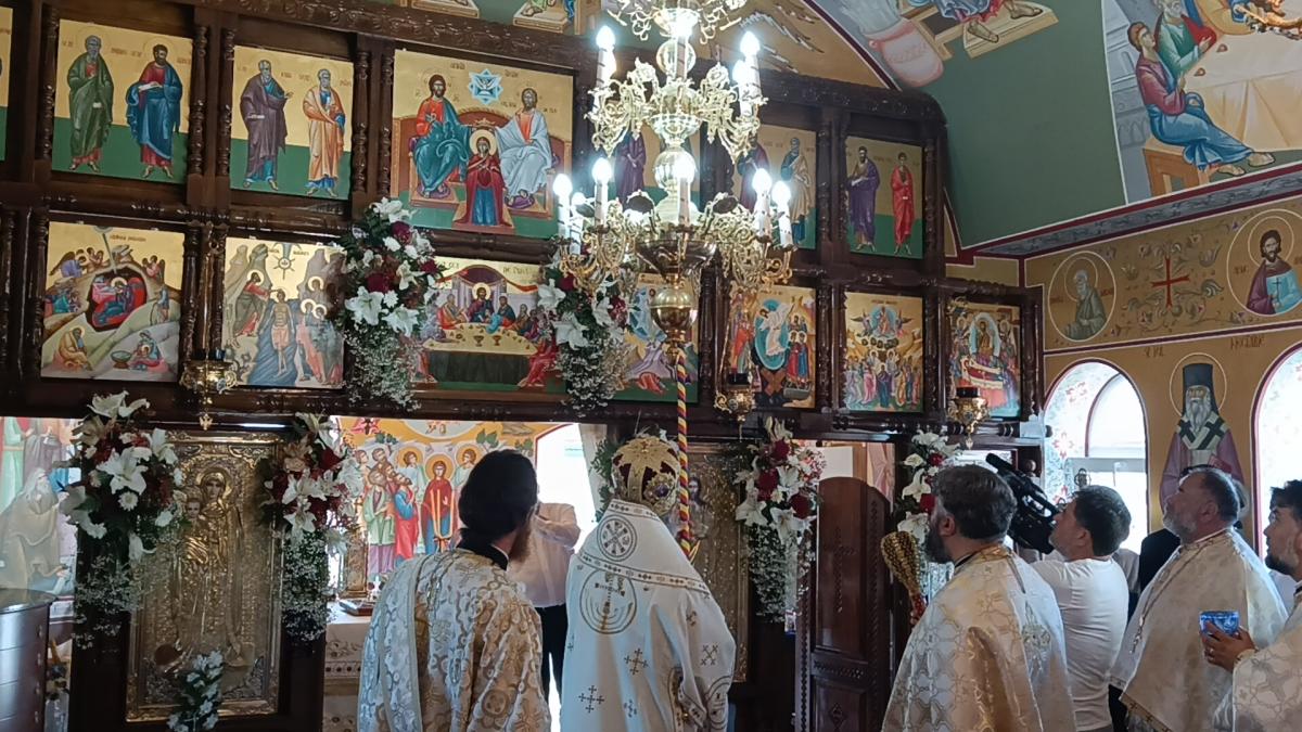 FOTO Distincție pentru un preot din județul Botoșani oferită de PS Nichifor Botoșăneanul